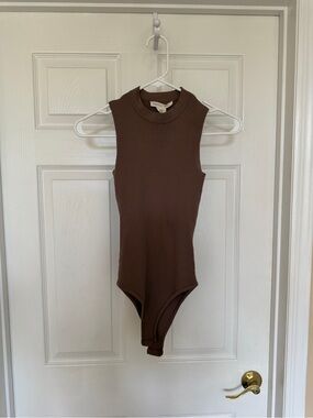 Sleeveless Ribbed Bodysuit in Brown